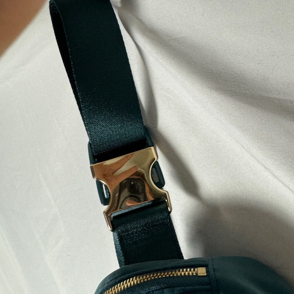 LULULEMON EVERYWHERE BAG 1L green velvet NWOT - Picture 3 of 9